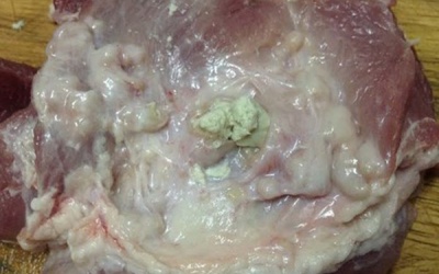 Thực phẩm bẩn 'len lỏi' vào siêu thị