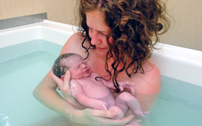 Sinh con dưới nước: Nguy hiểm cho em bé
