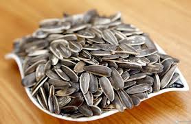 Ăn hạt hướng dương, bé 13 tháng tắc đường thở