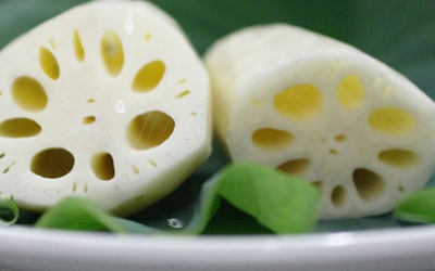 Củ sen chữa bệnh mùa nóng