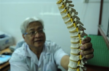 Ngành phẫu thuật cột sống VN: Giấc mơ phát triển 'chính danh'