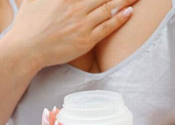 Để tự tin cùng áo 'cổ trễ'