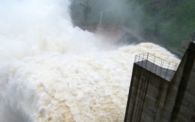 Vẫn chưa tìm thấy học sinh bị lũ thủy điện cuốn trôi