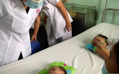 Bộ trưởng Y tế: Giải pháp vẫn  là tiêm vaccine phòng sởi