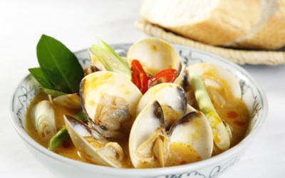 Khéo tay nấu nghêu hấp sa tế lá chanh