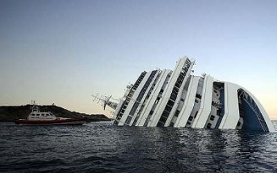 Chìm phà chở 450 người ở Hàn Quốc