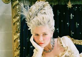 Những kiểu làm đẹp quái dị trong lịch sử