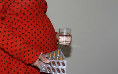 Cẩn trọng khi dùng vitamin, khoáng chất cho bà bầu