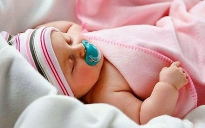 Núm vú giả ngừa đột tử ở trẻ sơ sinh