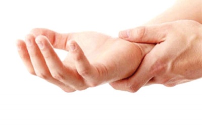 Cẩn thận với thói quen bẻ khớp