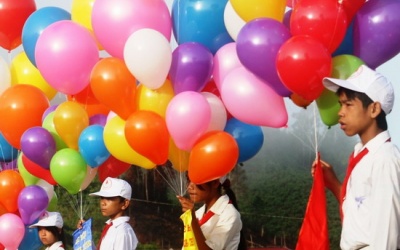 10 thầy trò nhập viện vì nổ bóng bay