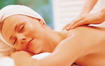 Mụn trứng cá vùng lưng