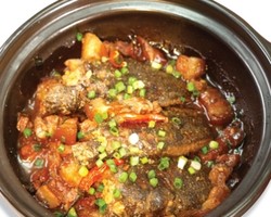 Nhớ món cá rô đồng kho tương...