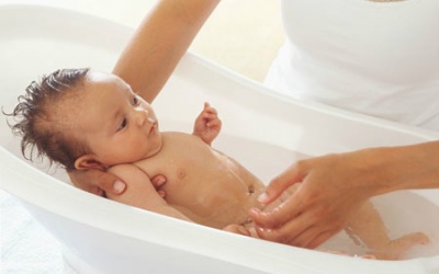 Vệ sinh bộ phận sinh dục cho bé đúng cách