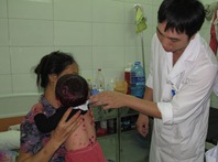 Bệnh tay chân miệng tăng cao: Nguy cơ dịch chồng dịch