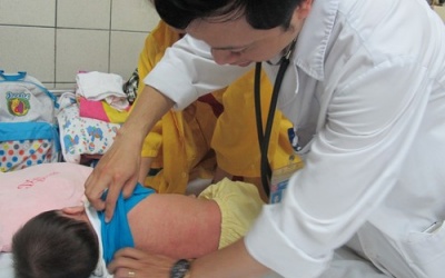 Thêm một trẻ mắc sởi tử vong