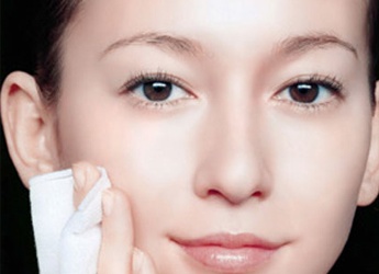 Những sai lầm khi tẩy trang khiến bạn xấu đi