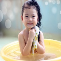 Tắm lá mảnh bát 'tiễu trừ' rôm sảy