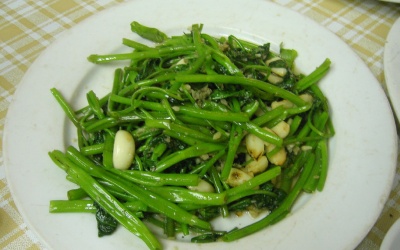 Người mang 4 bệnh sau phải nhớ không ăn rau muống