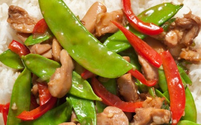 Thịt gà xào đậu Hà Lan