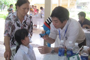 BV Răng hàm mặt TƯ Hà Nội: Phẫu thuật nhân đạo cho hơn 100 ca dị tật vùng hàm mặt