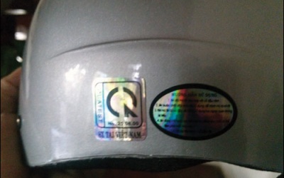 Siết chặt quản lý mũ bảo hiểm từ 1/7: Mũ dỏm vẫn có “cửa” sống