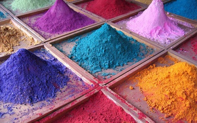 Bé 20 tháng tuổi ngộ độc chất nhuộm màu