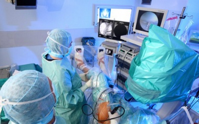 Nguy cơ khi thay khớp háng có xi măng sinh học