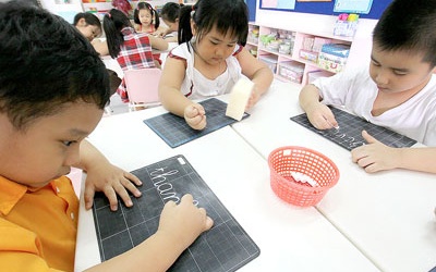 Có nên dạy chữ cho trẻ trước khi vào lớp 1?