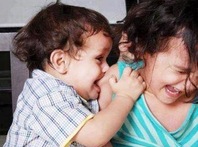 Trẻ thích cắn người khác, hành vi có đáng lo ngại?