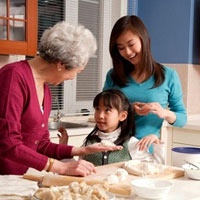 Chăm con kiểu... 'tặc lưỡi'