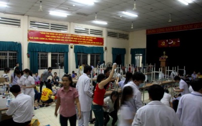 Hàng trăm công nhân nhập viện vì ngộ độc trong đêm