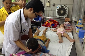 Dịch bệnh viêm não năm nay rất 'lạ'