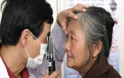 Bí quyết giữ gìn đôi mắt sau tuổi 50 trước nguy cơ thoái hóa