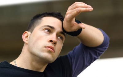 Đổ mồ hôi nhiều có bệnh không?