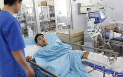 Chân trái đứt lìa 1/3 được ghép nối thành công