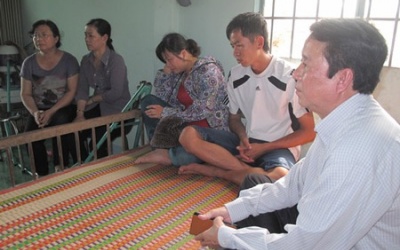 Bé gái hai tháng tuổi tử vong sau khi tiêm: Có thể do sặc sữa