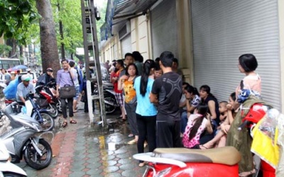 Bở hơi tai vì tiêm vaccine cho con