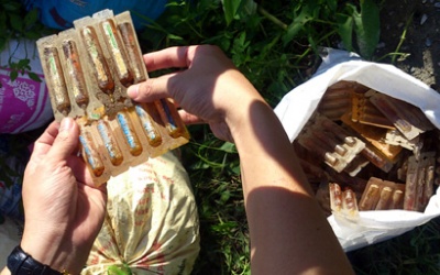 Hà Nội: Một công ty đổ hàng chục nghìn hộp thuốc ra đồng