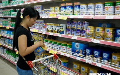 Thật giả sữa 'xách tay'