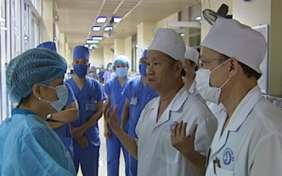 Sức khoẻ 3 chiến sĩ trong vụ máy bay rơi đang rất nặng