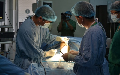 Ca phẫu thuật nội soi tái tạo dây chằng khớp gối đầu tiên tại Đà Lạt
