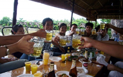 Dự thảo quy định cấm bán rượu bia sau 22h