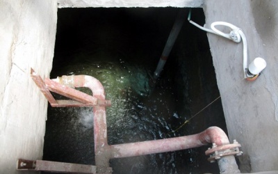 Bùn đất, nước thải trong bể nước ngầm