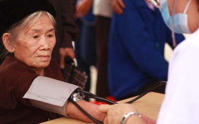 Đồng loạt khám bệnh miễn phí cho hơn 32.000 người cao tuổi