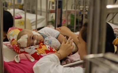 TP.HCM: Quá tải bệnh viện vì trẻ mắc bệnh hô hấp