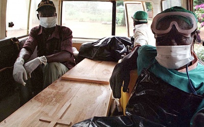 Dịch Ebola đã thoát ra khỏi châu Phi, đe dọa thế giới
