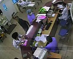 Học được gì từ những vụ bác sỹ bị hành hung?