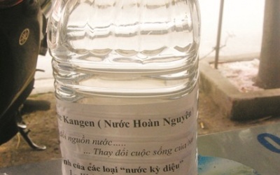 ''Nước thần' Kangen rửa bồn cầu cũng tốt, uống càng tốt???