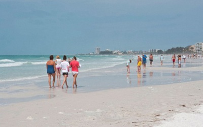 Nguy cơ tử vong do vi khuẩn ăn thịt khi tắm biển